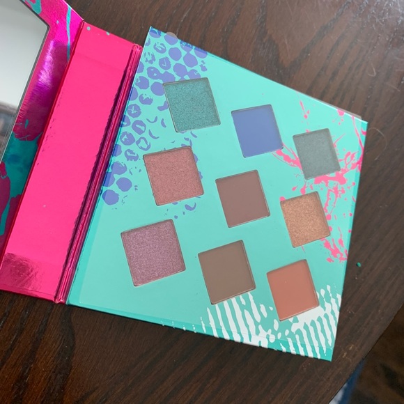 BRAND NEW Hank & Henry Living In Color palette! - Picture 2 of 3